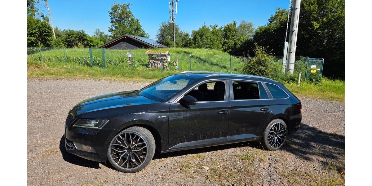 Skoda Superb 214.500 km 15.999 &euro; Wolfhagen 34466
