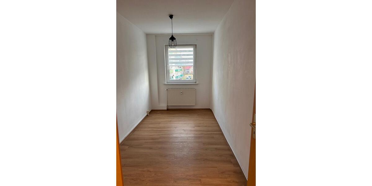 Etagenwohnung Burg Stargard - 3 Zimmer, 62 m&sup2;, 410&euro; | Angebot:26253819