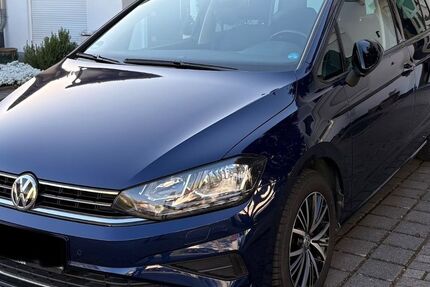 VW Golf Sportsvan 66.000 km 13.500 &euro; Flörsheim 65439