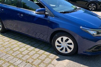 Toyota Auris 140.000 km 8.500 &euro; Bad Bergzabern 76887