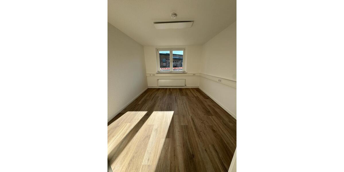 Büroräume in Zossen zu vermieten ! Flexible Aufteilung ab 20 qm zimmer