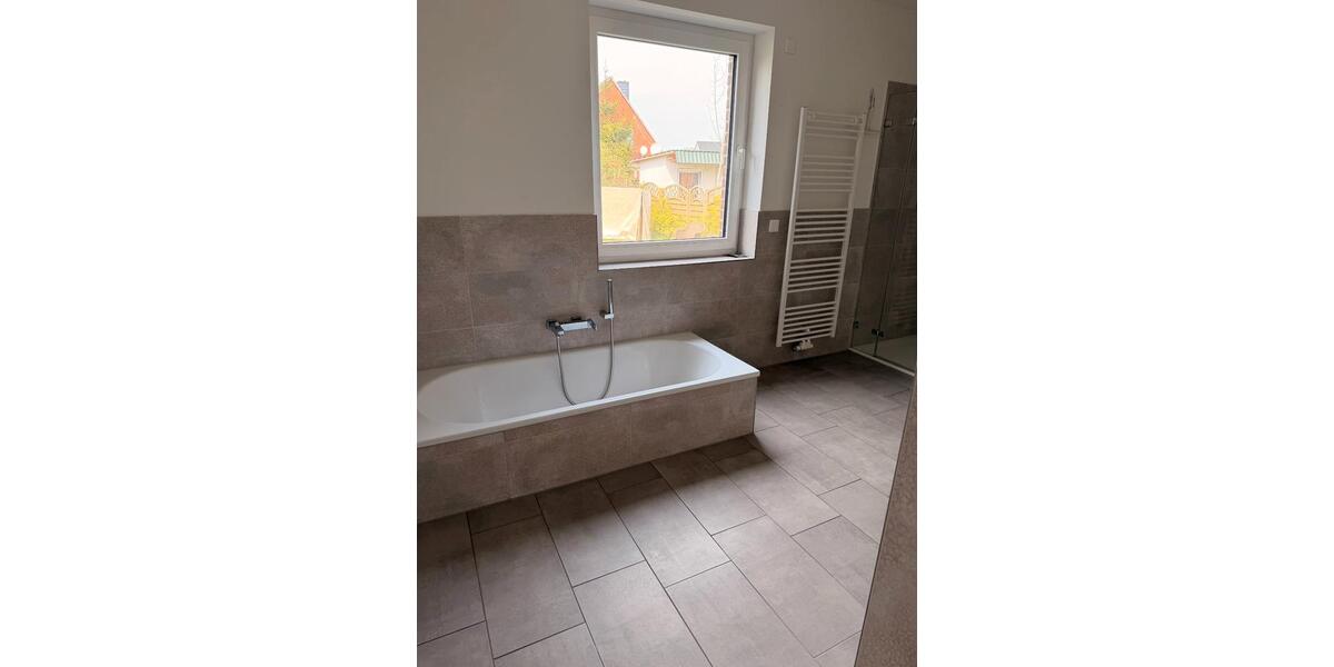 Erdgeschoßwohnung Lunden - 4 Zimmer, 121 m&sup2;, 1.250&euro; | Angebot:26296724