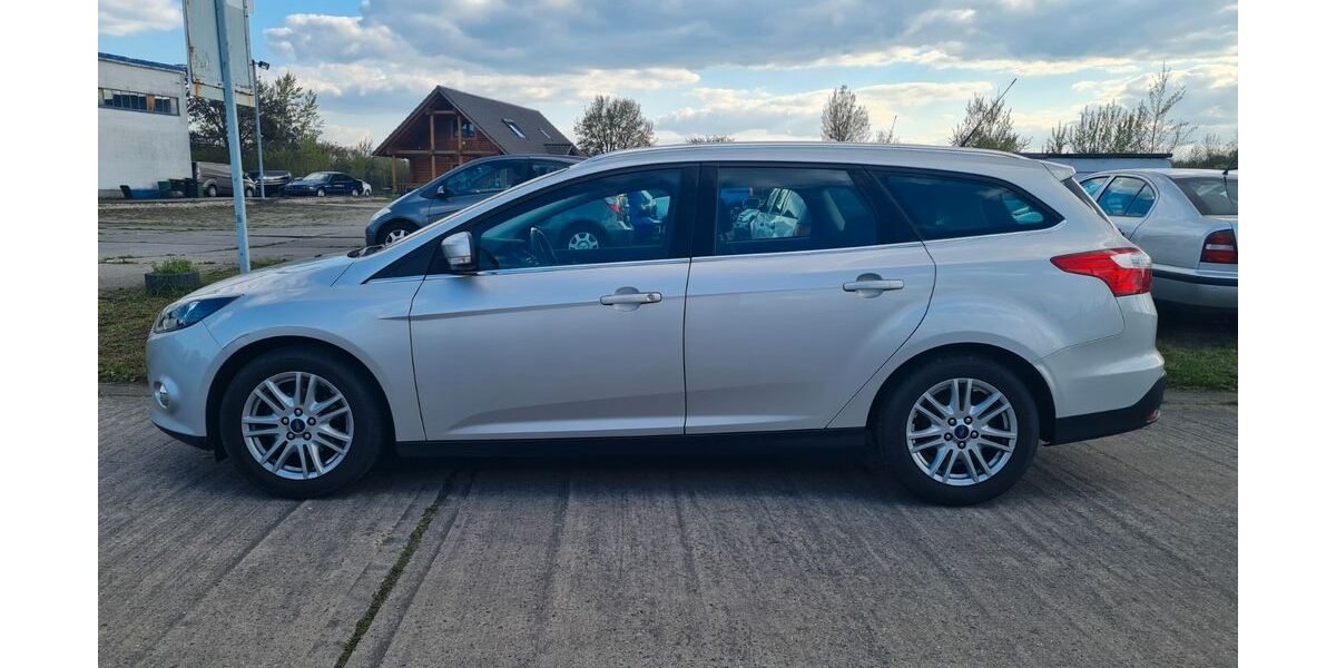 Ford Focus 130.000 km 3.900 &euro; Dessau-Roßlau 06842
