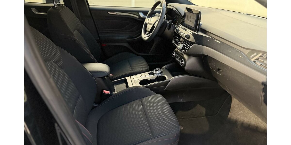 Ford Focus ST-Line / Keyless / Kamera / Carplay 68.000 km 16.990 &euro; Mönchengladbach 41066