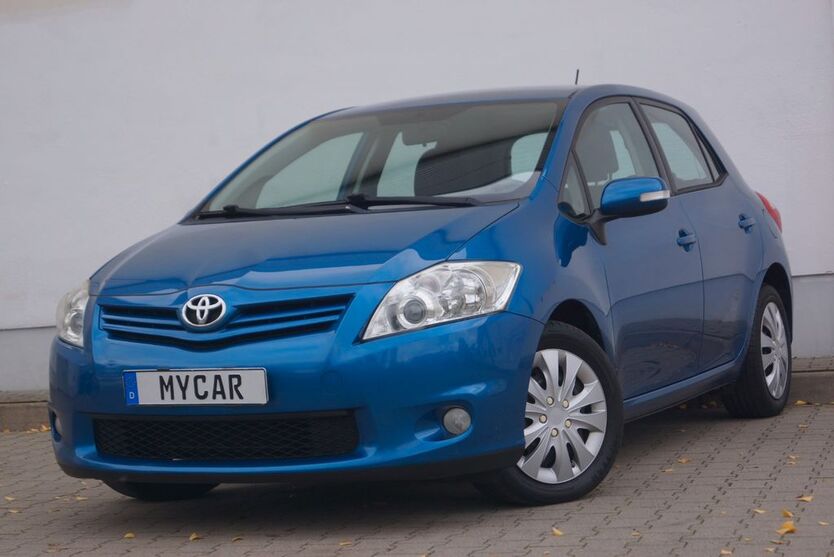 Toyota Auris 228.993 km 3.999 € Berlin 13051