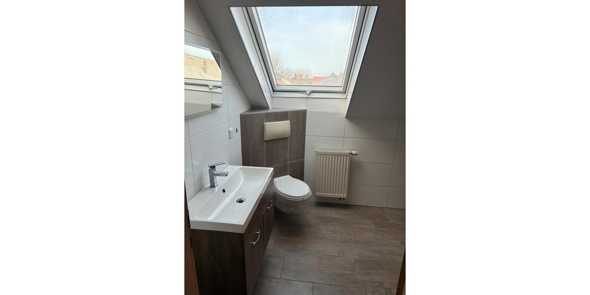 Dachgeschoßwohnung Bad Wünnenberg - 3 Zimmer, 65 m&sup2;, 450&euro; | Angebot:25393039