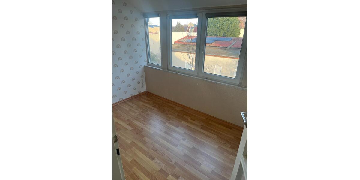Etagenwohnung Schönebeck (Elbe) - 4 Zimmer, 104 m&sup2;, 925&euro; | Angebot:25052597