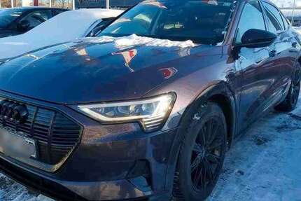 Audi e-tron 17.600 km 32.950 &euro; Salzgitter 38259
