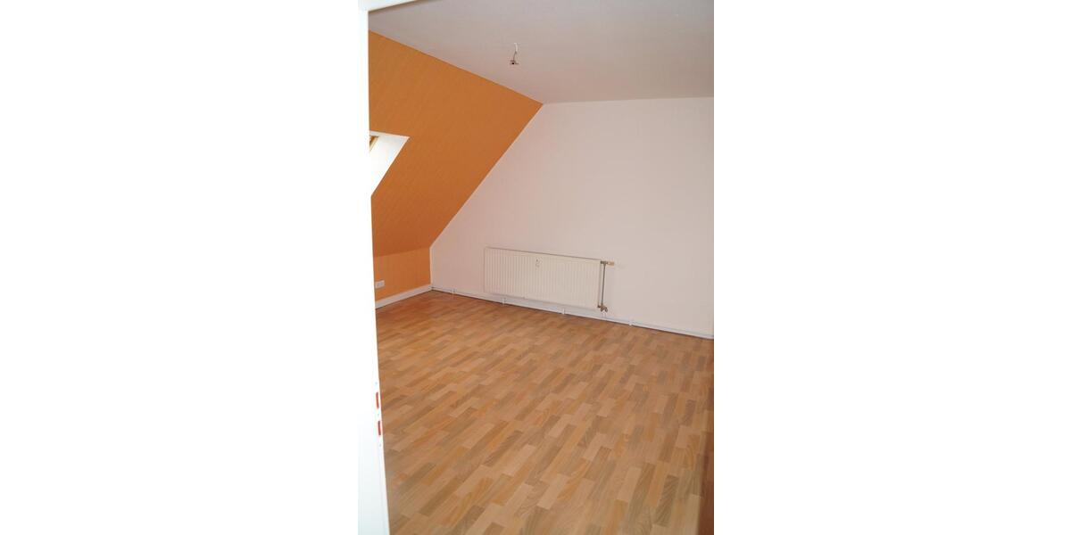 Etagenwohnung Frohburg - 3 Zimmer, 81 m&sup2;, 390&euro; | Angebot:23726598