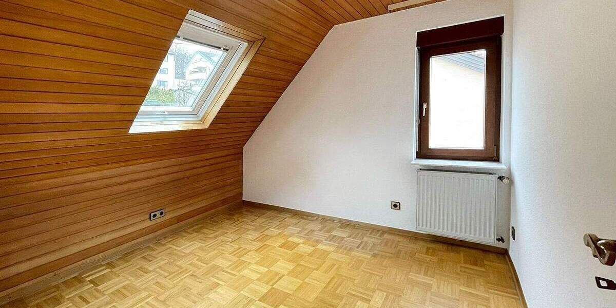 Einfamilienhaus Stuttgart Rohr - 8 Zimmer, 155 m&sup2;, 2.200&euro; | Angebot:24974564