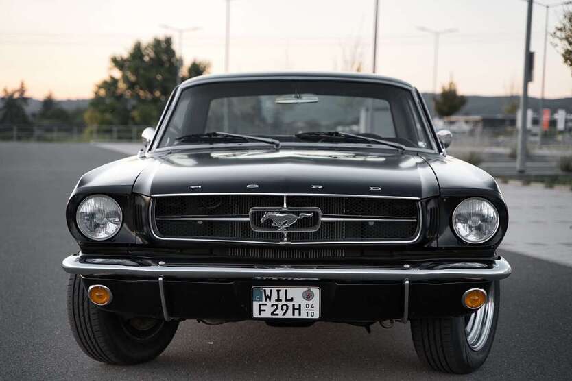 Ford Mustang 97.000 km 34.499 € Koblenz 56068