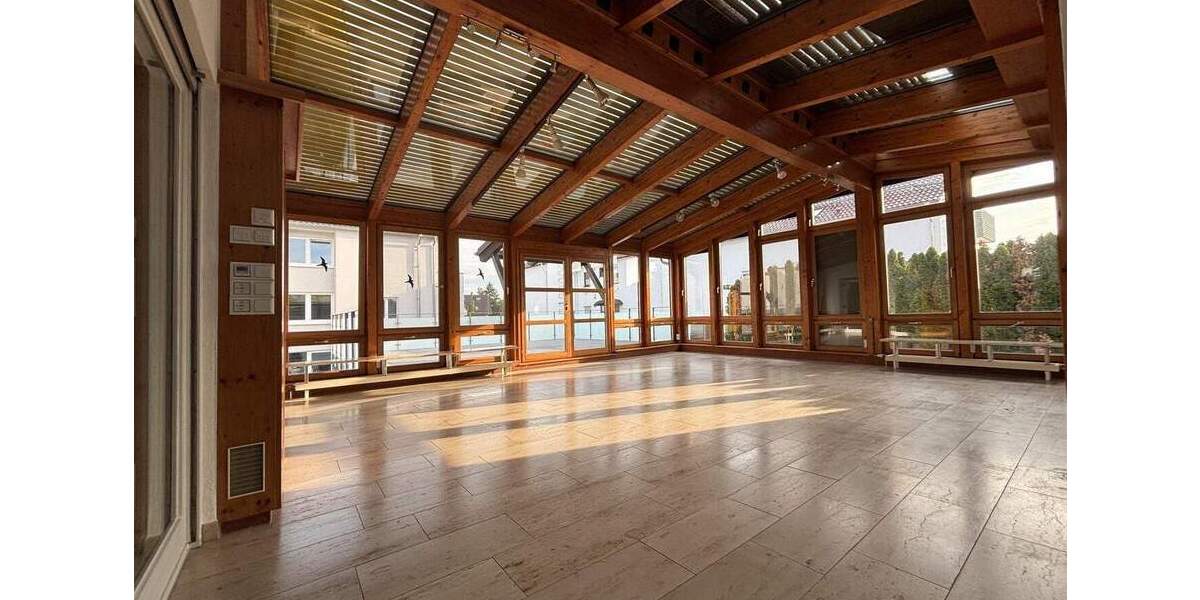 Modernes Wohnen -- ca. 230 qm auf einer Etage! 5 zimmer