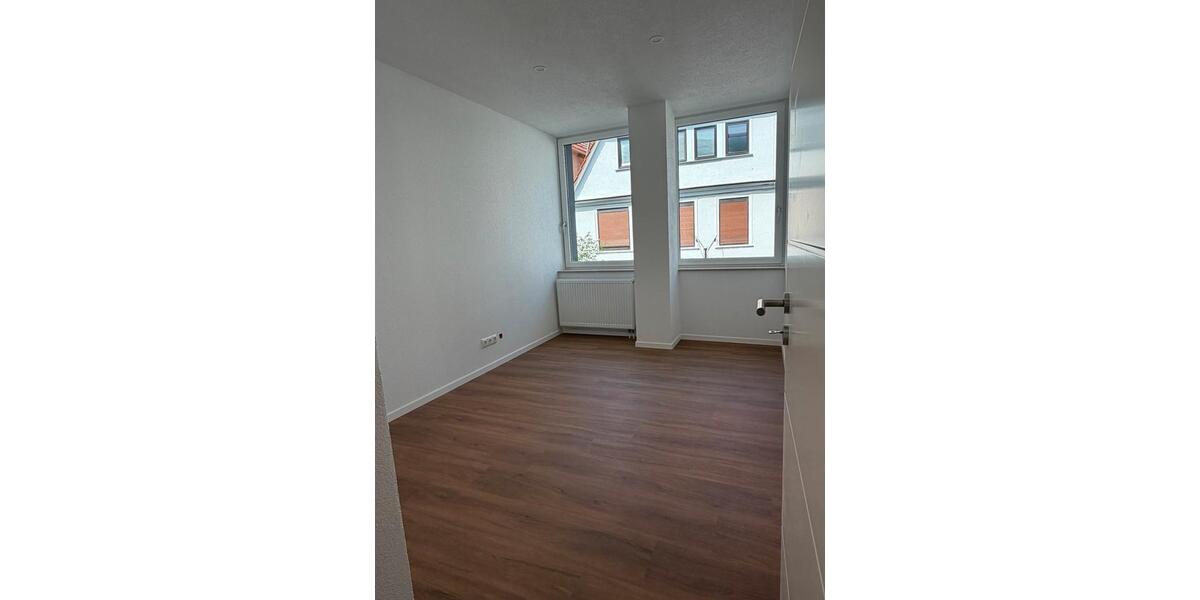 Etagenwohnung Hessisch Lichtenau - 4 Zimmer, 127 m&sup2;, 1.150&euro; | Angebot:26701978