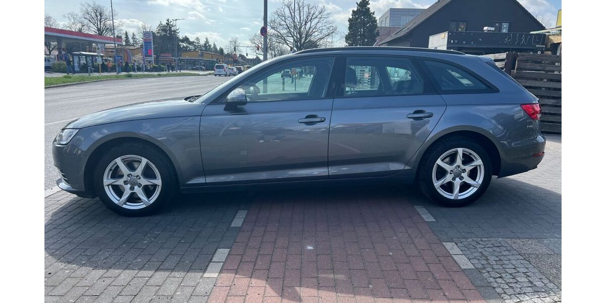 Audi A4 159.000 km 13.900 &euro; Berlin 12353