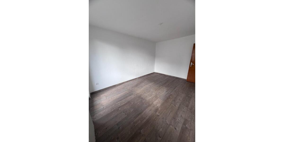 Etagenwohnung Siegen - 5 Zimmer, 111 m&sup2;, 1.150&euro; | Angebot:26020529