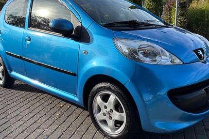Peugeot 107 88.000 km 2.700 € Erfurt 99085