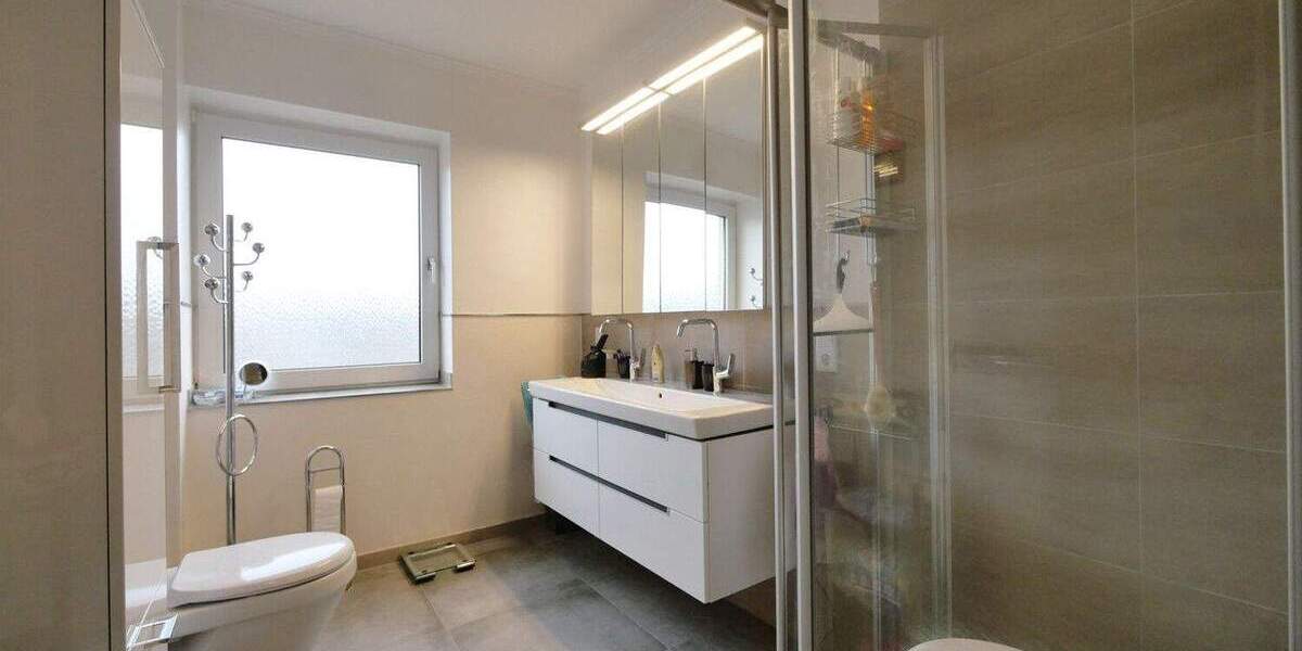 Etagenwohnung Bad Lippspringe - 3 Zimmer, 131 m&sup2;, 329.000&euro; | Angebot:25821000