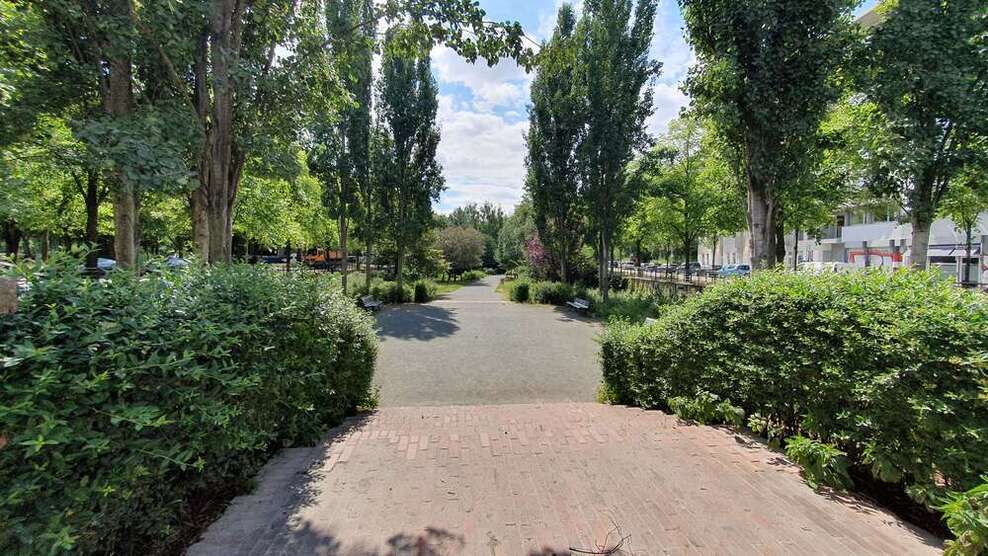 Einzelhandel in Berlin 2.100 € 163.22 m²