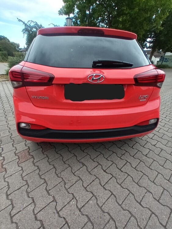 i20