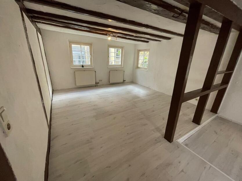 Von privat: 1 12 Zimmerwohnung in historischem Haus in Esslingen zimmer