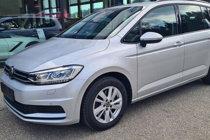 VW Touran 136.738 km 17.990 &euro; Trostberg 83308