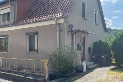 Einfamilienhaus als Doppelhaushälfte in Saalfeld, OT Köditz zu vermieten