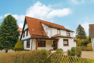 VIEL PLATZ UND RUHIGE FAMILIÄRE LAGE - Haus Schleusingen | Angebot:26455948
