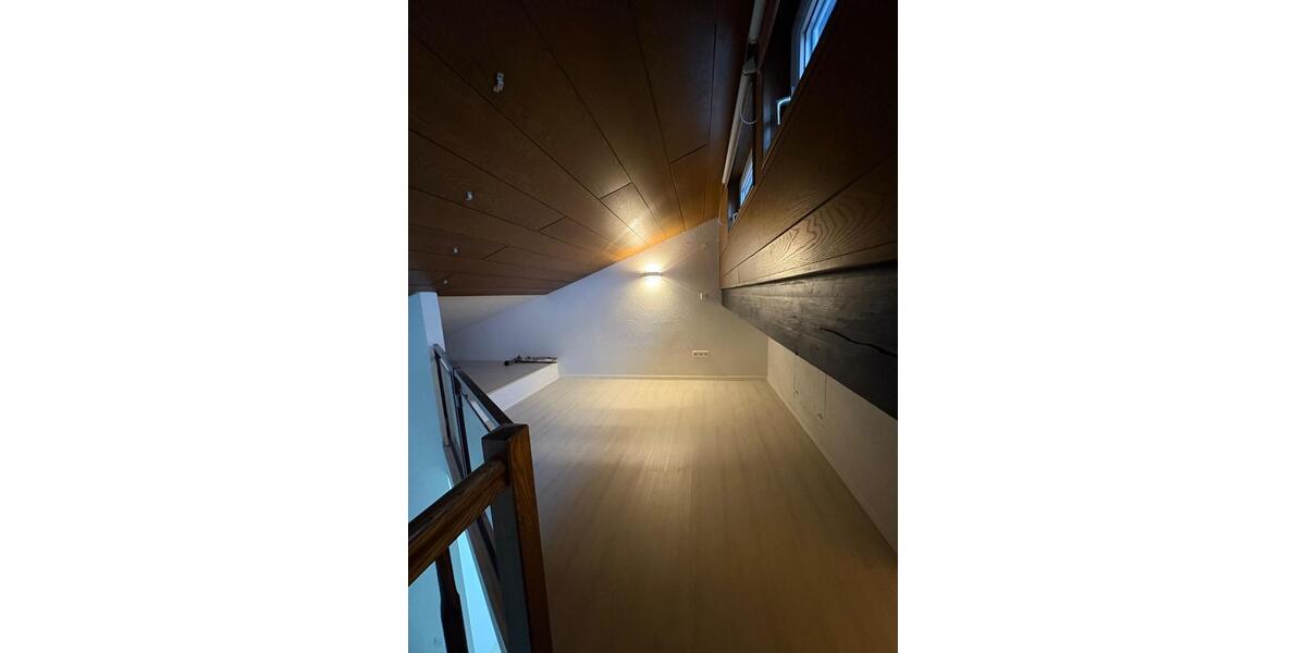 Schöne 3,5 Zimmer Maisonette-Wohnung mit Balkon und Garage 3.5 zimmer