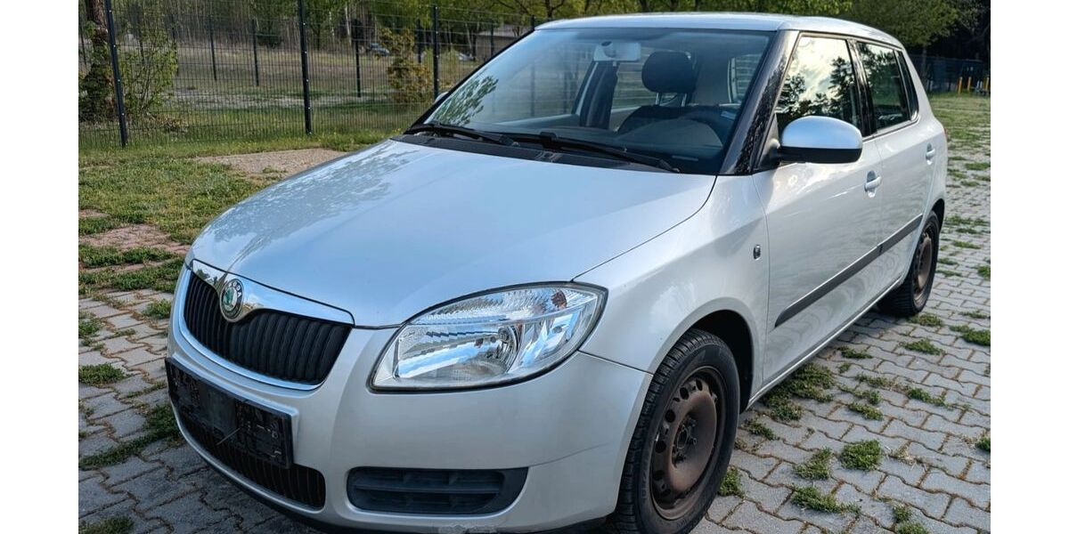 Skoda Fabia 202.000 km 1.490 &euro; Berlin 14057