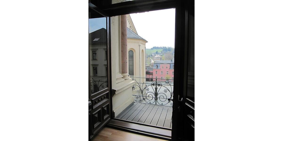 Etagenwohnung Markneukirchen - 5 Zimmer, 139 m&sup2;, 1.100&euro; | Angebot:25487030