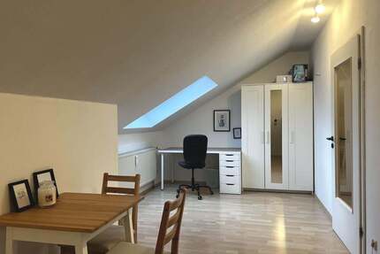 Vollmöblierte, gemütliche Wohnung im Regensburger Kasernenviertel. Gute Anbindung, ruhige Lage.