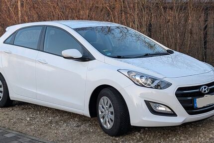 Hyundai i30 68.000 km 9.700 &euro; Illertissen 89257