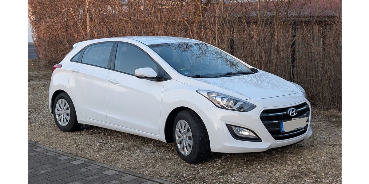 Hyundai i30 68.000 km 9.700 &euro; Illertissen 89257