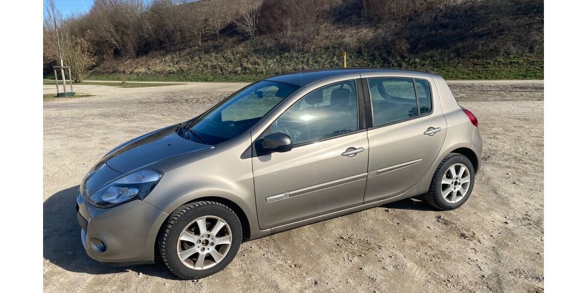 Renault Clio 121.000 km 3.300 &euro; Marktredwitz 95615