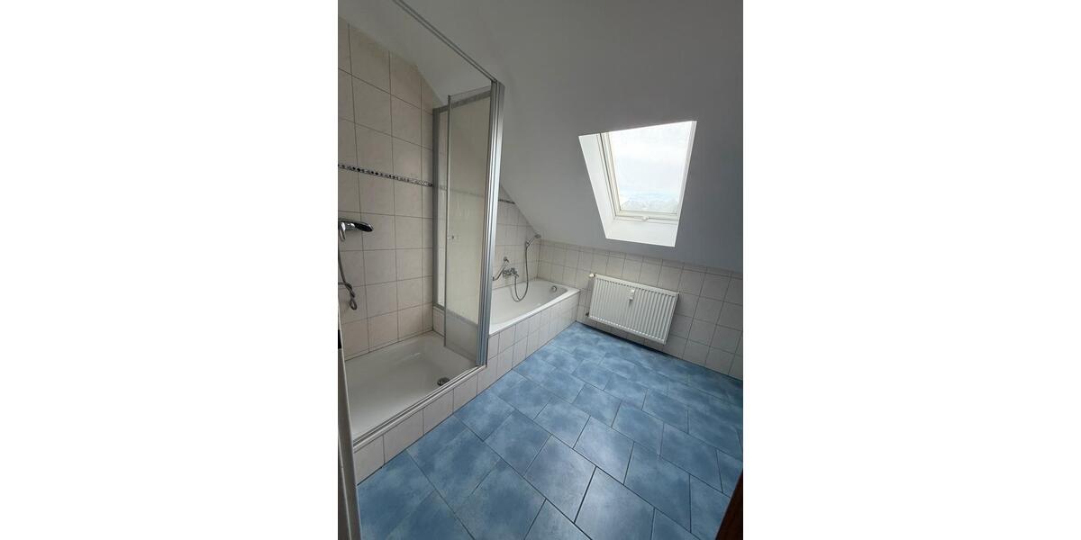 Dachgeschoßwohnung Schöneck - 2.5 Zimmer, 75 m&sup2;, 830&euro; | Angebot:25086632