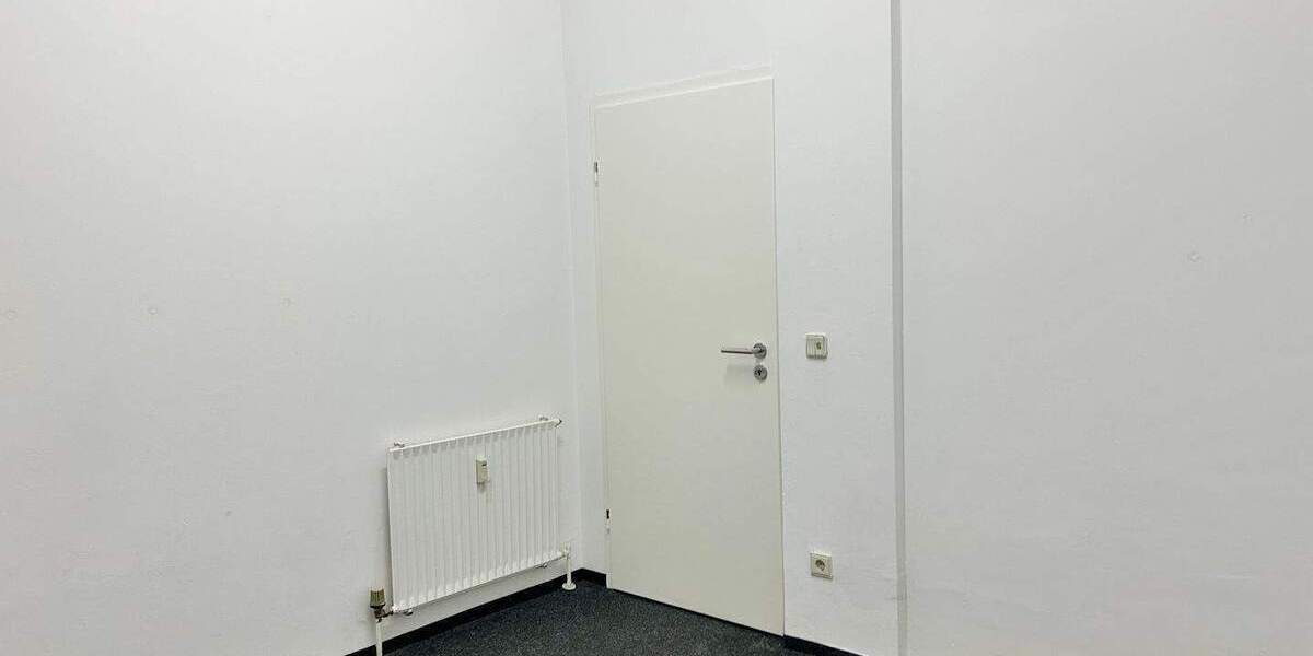 ***REPRÄSENTATIVE LADENEINHEIT *** IN BESTER LAGE AM MARKTPLATZ IN LAUF 3 zimmer