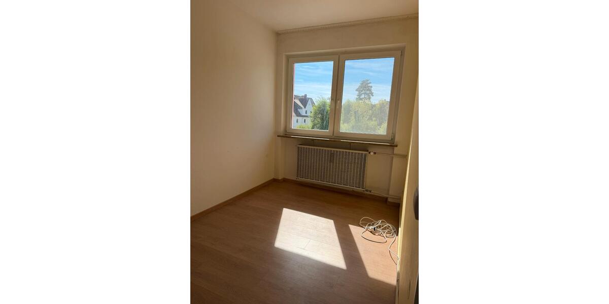 Etagenwohnung Cham - 4 Zimmer, 100 m&sup2;, 640&euro; | Angebot:26416865