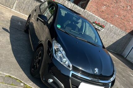 Peugeot 208 80.300 km 7.200 &euro; Tönning 25832