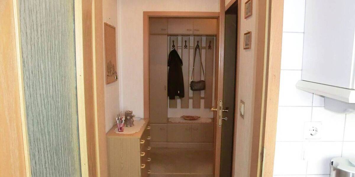Etagenwohnung Hoyerswerda - 3 Zimmer, 77 m&sup2;, 79.000&euro; | Angebot:25986169