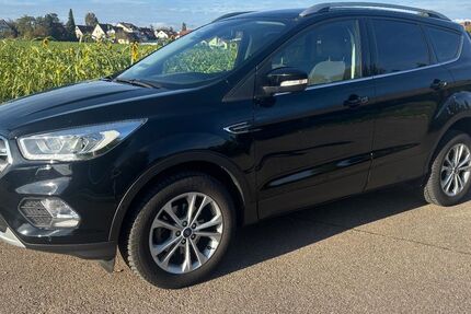 Ford Kuga 82.000 km 17.400 € Winnenden 71364
