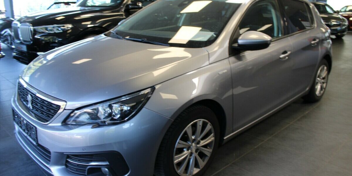 Peugeot 308 PureTech 130 GPF Style 81.569 km 11.980 € Euskirchen 53881