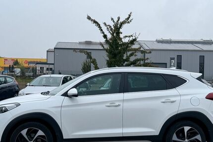 Hyundai TUCSON 174.000 km 12.850 € Düren 52351