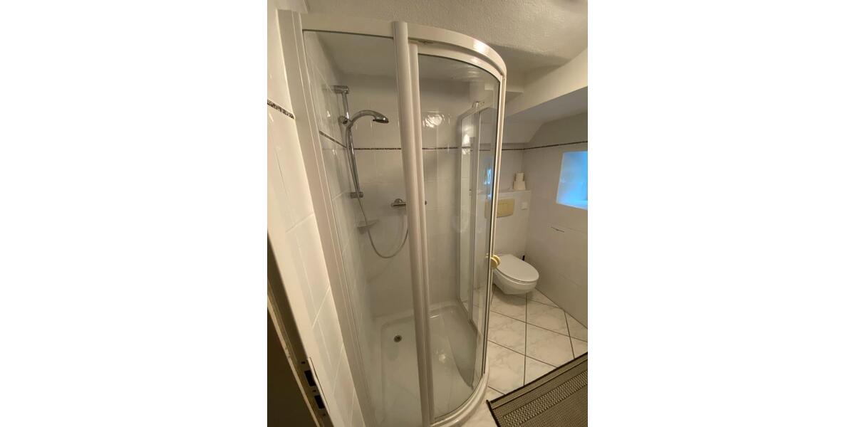 Souterrain-Wohnung mit Flusszugang (keine Dauermiete) 2 zimmer