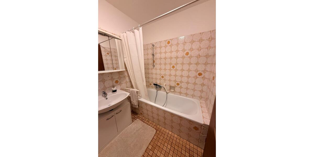 Dachgeschoßwohnung Bad Pyrmont - 2 Zimmer, 60 m&sup2;, 500&euro; | Angebot:26338154