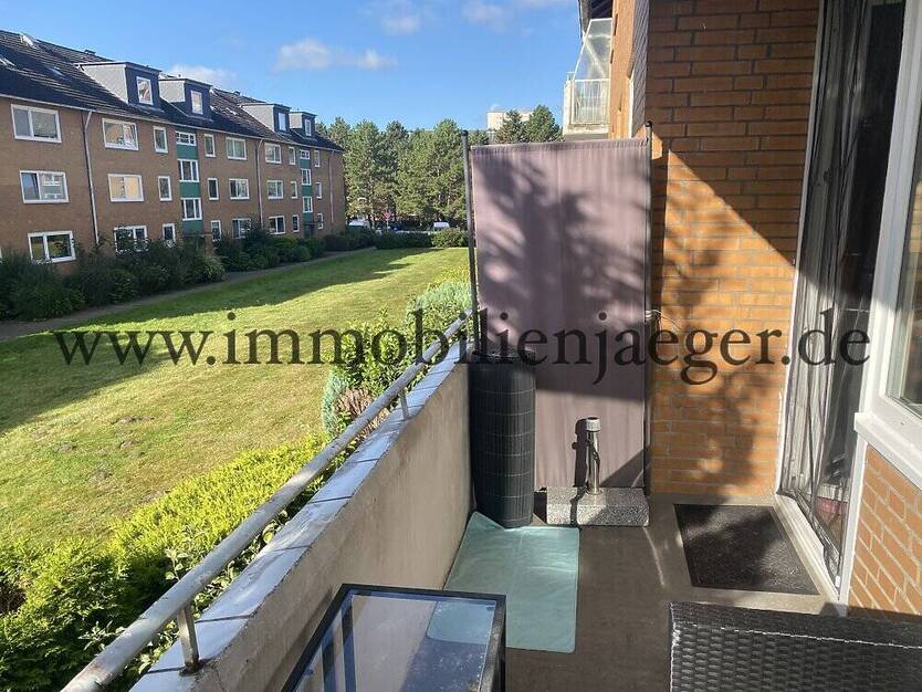 Fußnähe zum RKZ Farmsen - Modernsierte EckWohnung mit Balkon - Gäste-WC - Am Wanderweg Berner Au