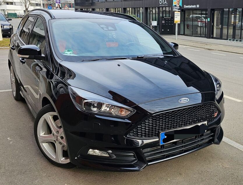 Ford Focus 92.000 km 16.199 € Tübingen 72072