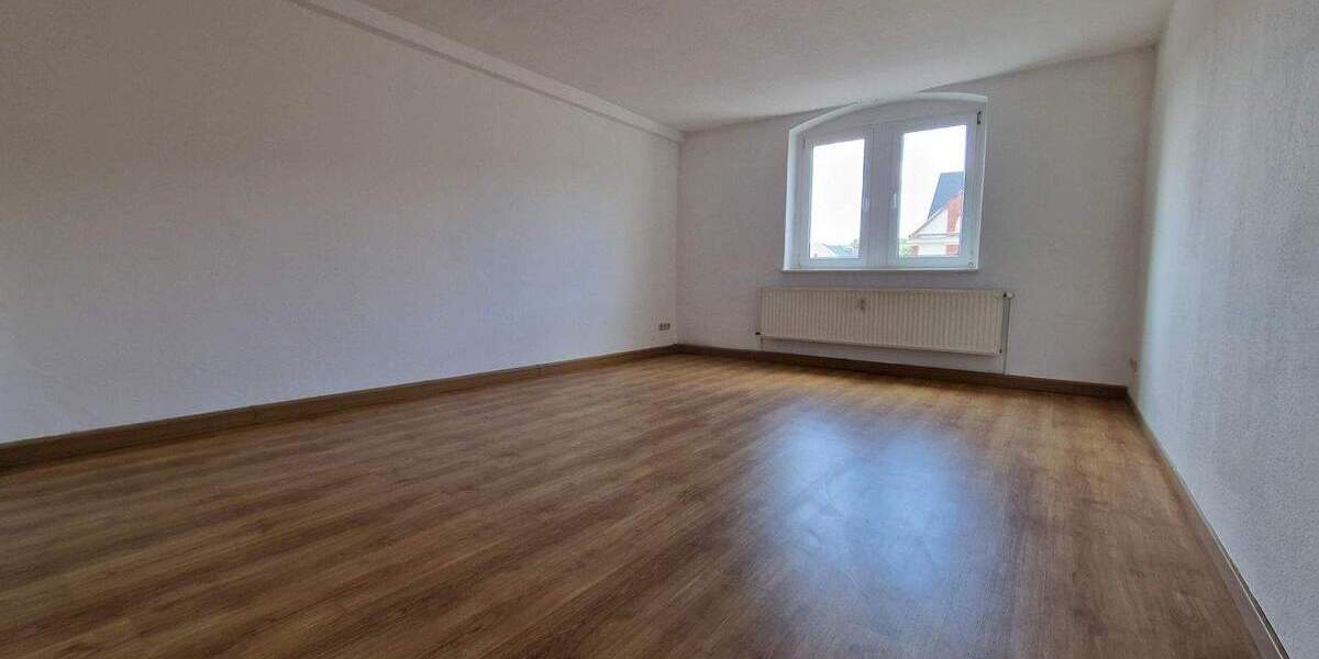 Zimmer Döbeln - 4 Zimmer, 110 m&sup2;, 622&euro; | Angebot:25731355
