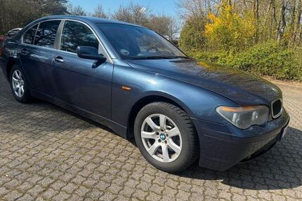 BMW 745