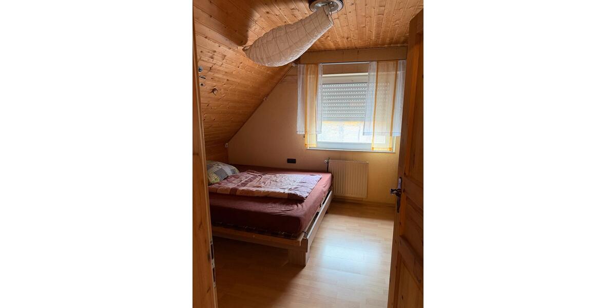 Dachgeschoßwohnung Dörpen - 5 Zimmer, 80 m&sup2;, 280&euro; | Angebot:25179381