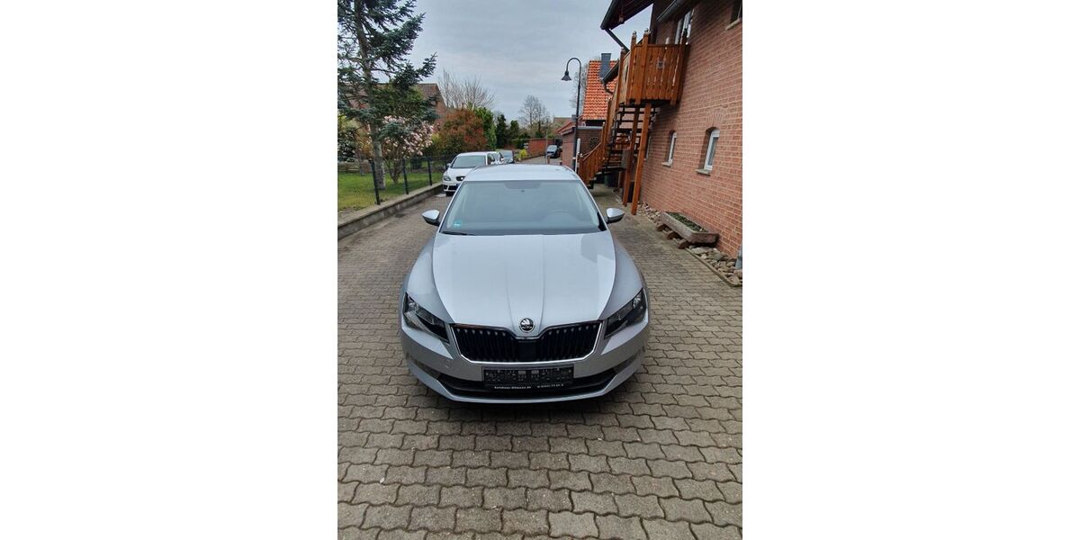 Skoda Superb 134.000 km 11.890 &euro; Beckedorf 31699